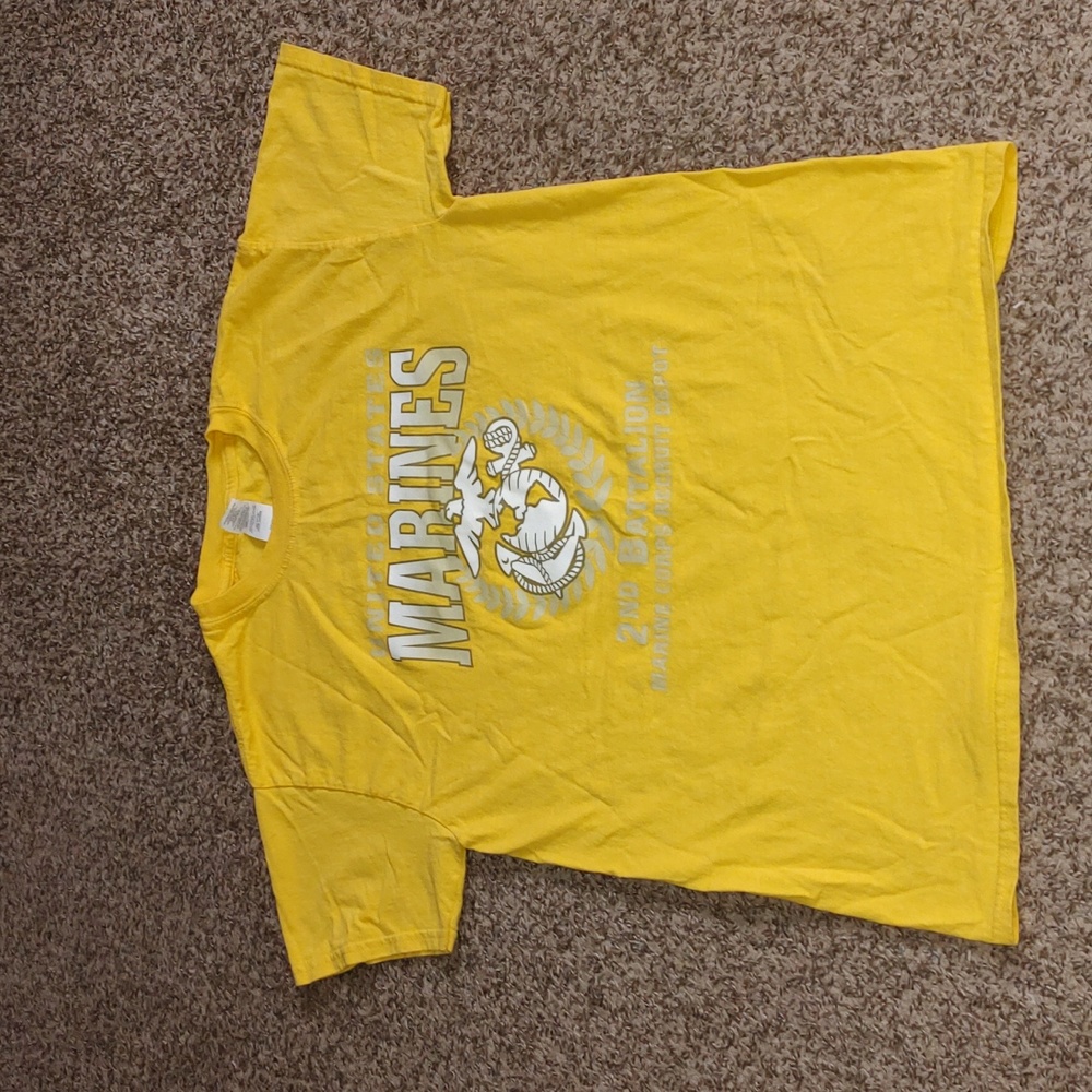 United States Marine 2nd Battalion Marine Corp Recruit Depot Yellow T-Shirt M